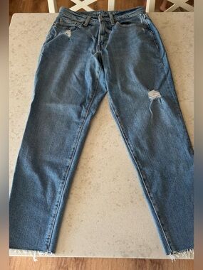 Women’s Blue Distressed Jeans